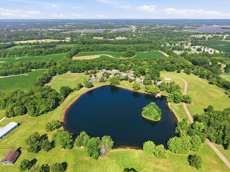 More Photos Of 1461 Highway EE, Winfield Specialty For Sale