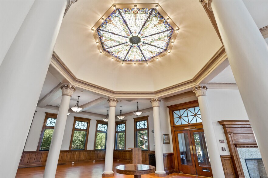 More Photos Of 909 Jefferson St, Red Bluff Specialty For Sale