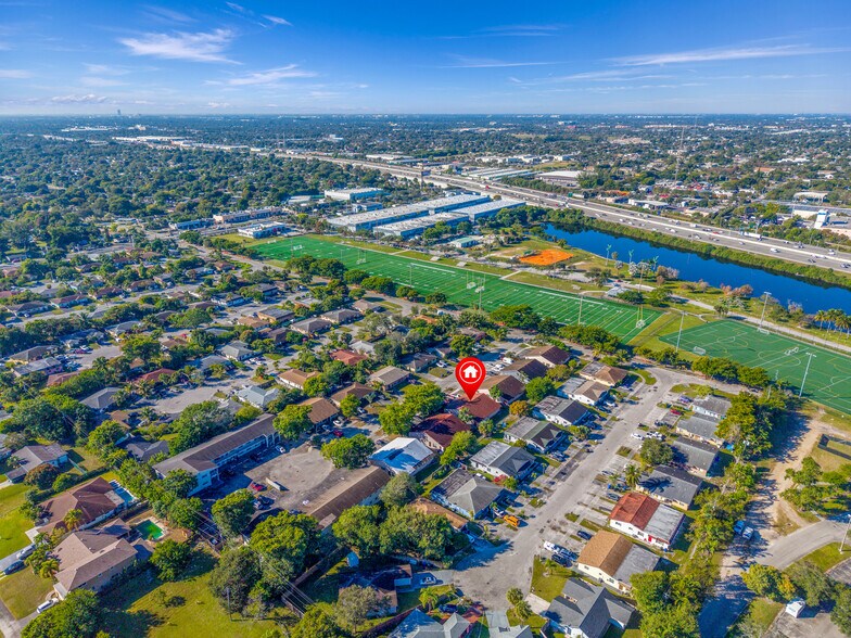 More Photos Of 1471 NW 22nd St, Fort Lauderdale Multifamily For Sale
