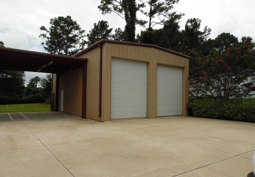 More Photos Of 318 Greenville Byp, Greenville Flex For Sale
