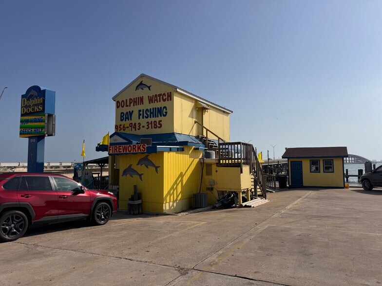 More Photos Of 510 E Queen Isabella Blvd, Port Isabel General Retail For Sale