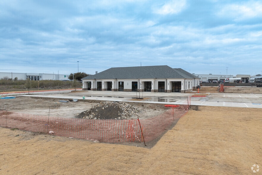 More Photos Of 3117 Bailey Dr, Fort Worth Medical For Sale