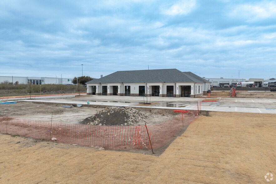 More Photos Of 3117 Bailey Dr, Fort Worth Medical For Sale