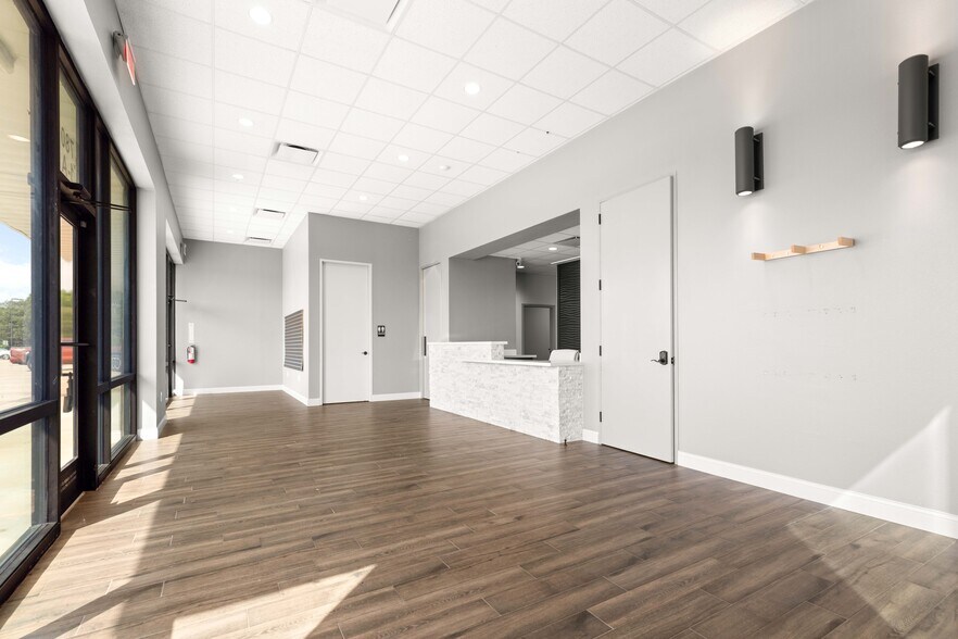 More Photos Of 780 Clear Lake City Blvd, Webster Freestanding For Lease