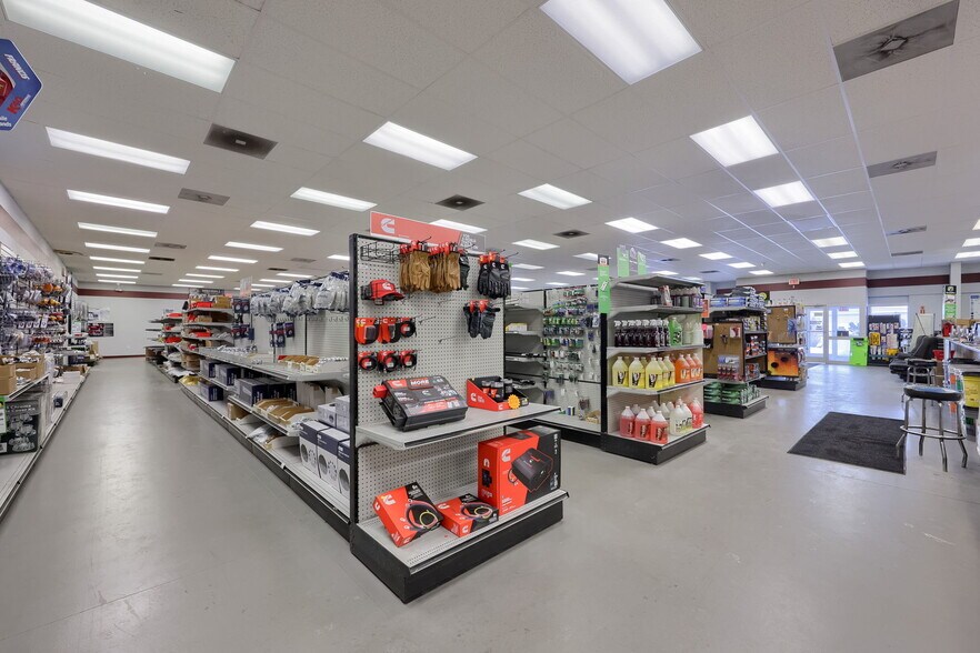 More Photos Of 220 Orlan Rd, New Holland Showroom For Sale