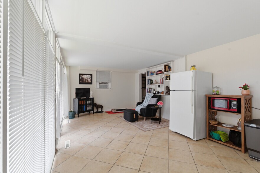 More Photos Of 40 Westchester Ave, Pound Ridge Freestanding For Sale