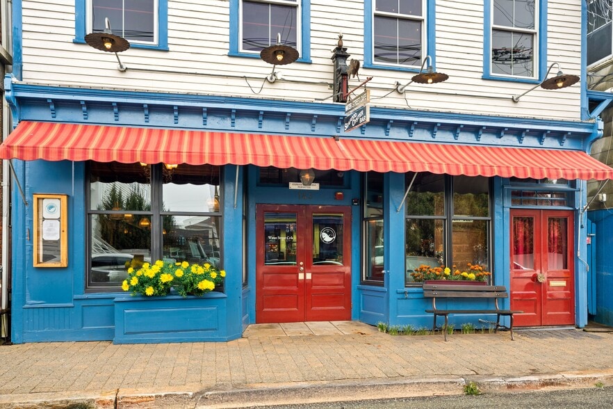 More Photos Of 143 Water St, Stonington Restaurant For Sale