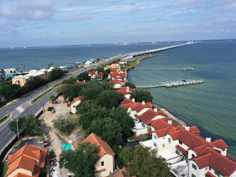 More Photos Of 85 Bay Bridge Dr, Gulf Breeze Medical For Sale