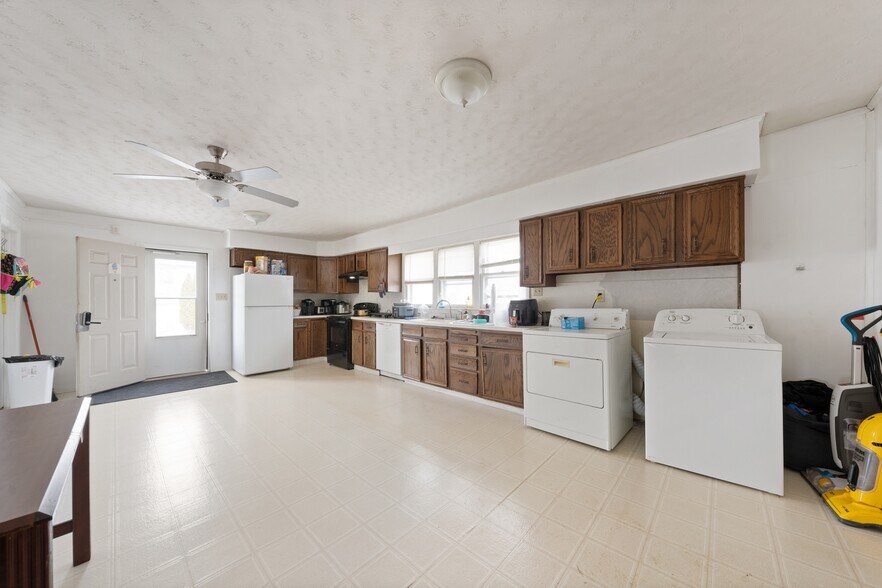 More Photos Of 1530 Cleveland Rd, Sandusky Hotel For Sale