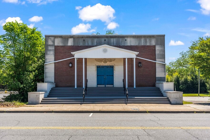 More Photos Of 126 N Elizabeth Ln, Rock Hill Flex For Sale