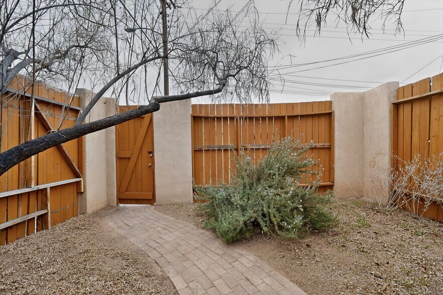 More Photos Of 501-505 14th St NW, Albuquerque Office Residential For Lease