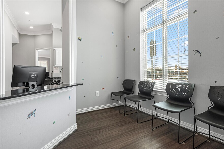 More Photos Of 425 Old Newman Rd, Frisco Medical For Sale