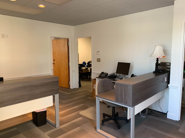 More Photos Of 10801 Johnston Rd, Charlotte Office For Lease