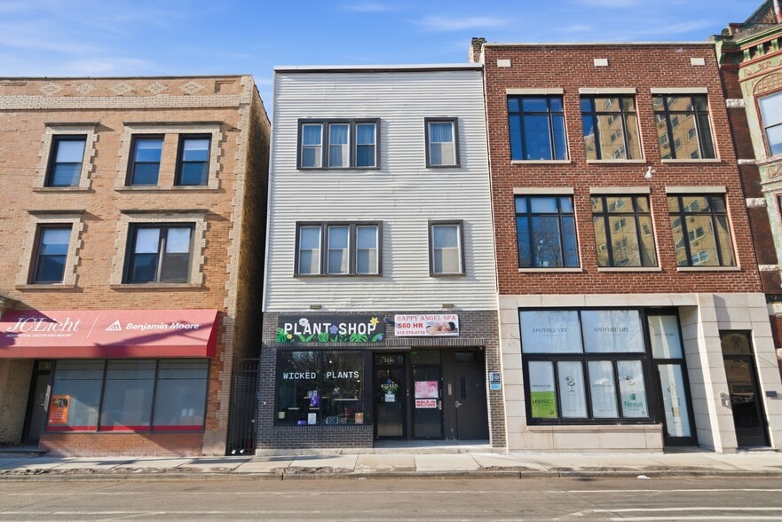 More Photos Of 3240 N Clark St, Chicago Apartments For Sale