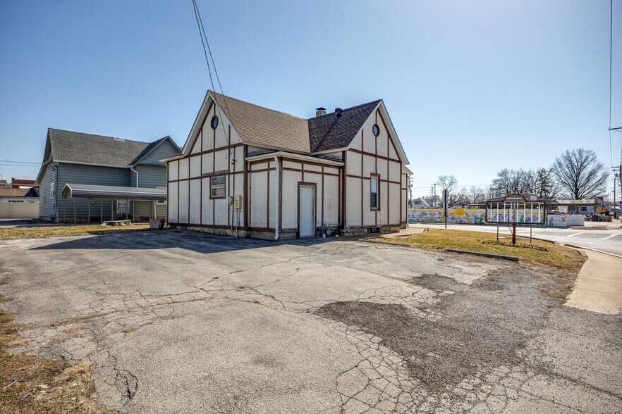 More Photos Of 425 W Main St, Staunton Office For Sale