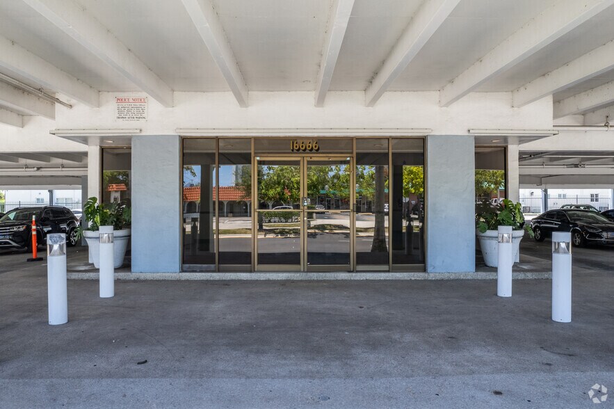 More Photos Of 16666 NE 19th Ave, North Miami Beach Office For Lease