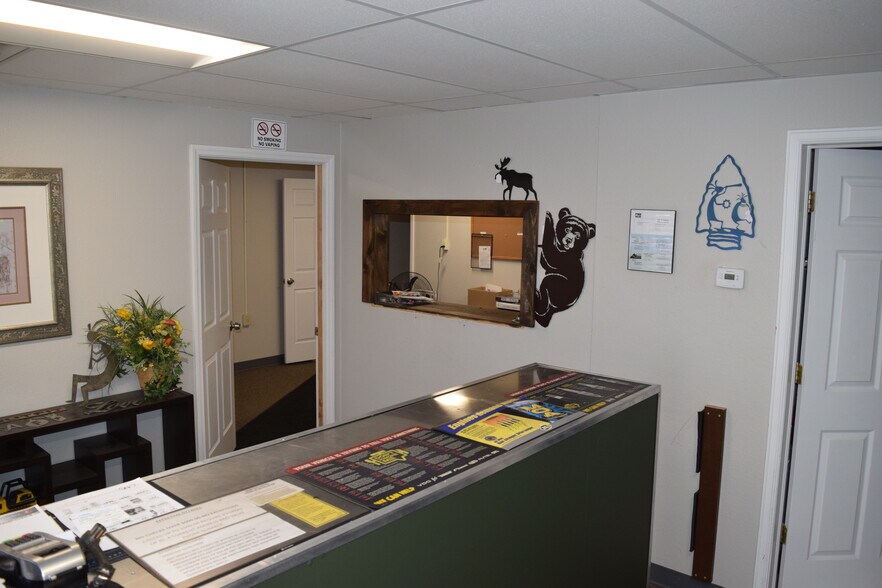More Photos Of 520-536 W 66th St, Loveland Light Manufacturing For Sale
