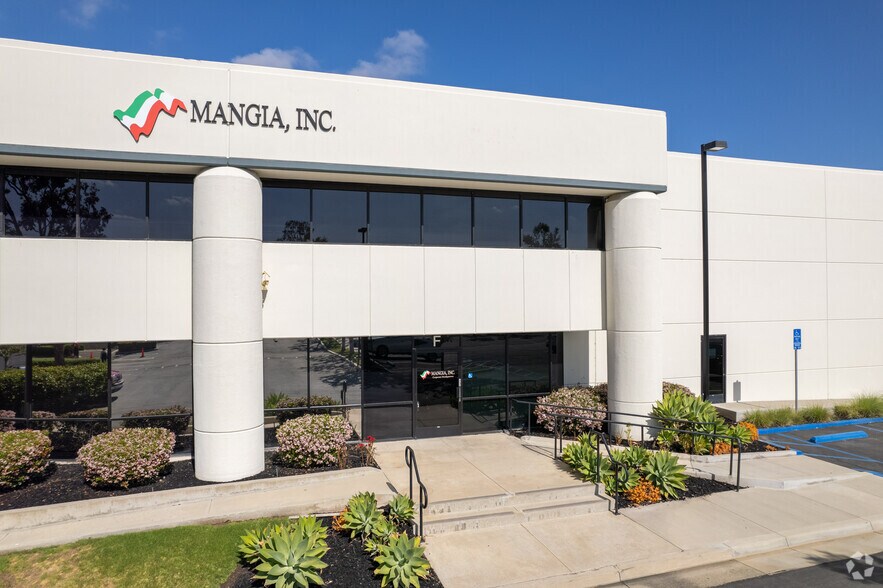 More Photos Of 1 Marconi, Irvine Warehouse For Lease