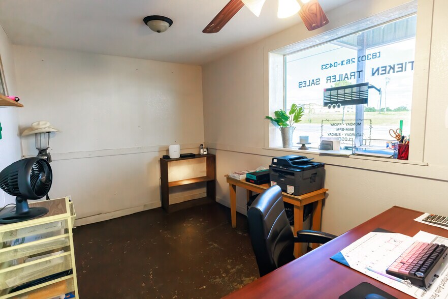 More Photos Of 1505 E Sarah Dewitt Dr, Gonzales Freestanding For Sale