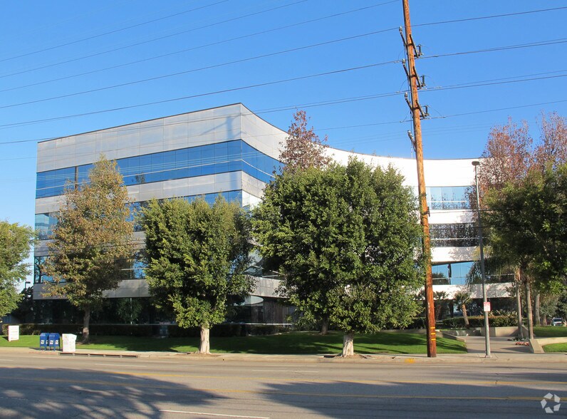 More Photos Of 1025 W 190th St, Gardena Office For Lease