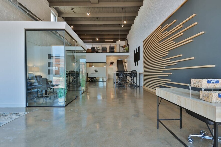 More Photos Of 611 Broadway, Lubbock Storefront For Sale