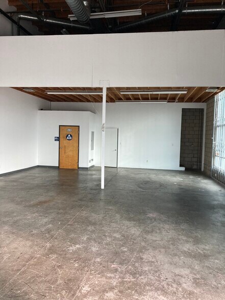More Photos Of 9901 San Fernando Rd, Pacoima Warehouse For Lease