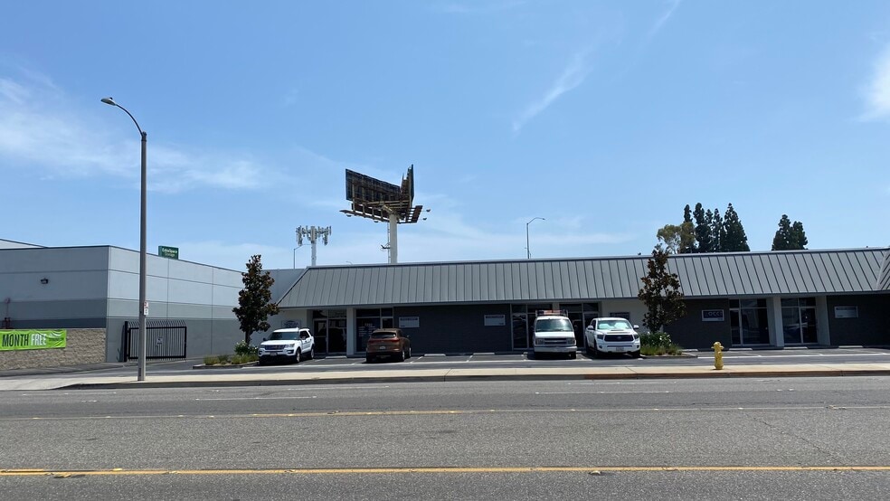 More Photos Of 7212-7256 Garden Grove Blvd, Westminster Warehouse For Lease