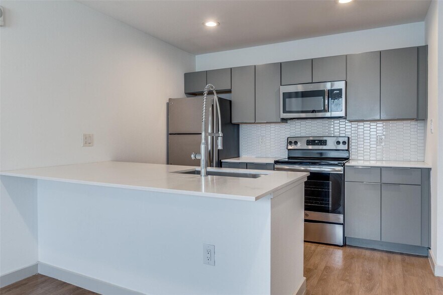 More Photos Of 5520 Gaston Ave, Dallas Apartments For Sale