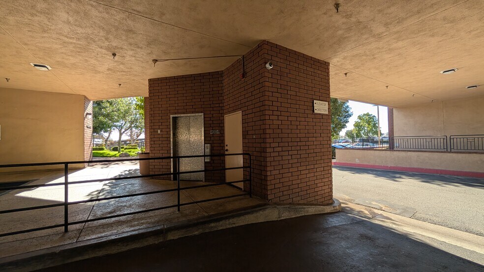 More Photos Of 299 W Foothill Blvd, Upland Medical For Sale