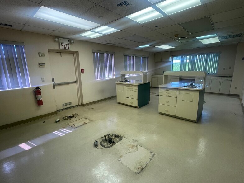 More Photos Of 1150 Portion Rd, Holtsville Medical For Lease