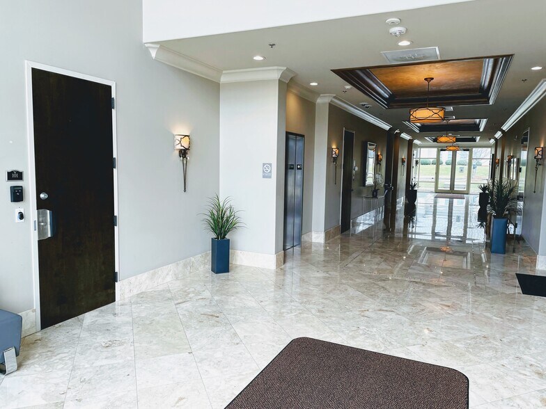 More Photos Of 9713 Northcross Center Ct, Huntersville Office For Lease