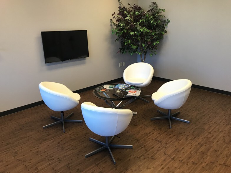 More Photos Of 6500 Technology Center Dr, Indianapolis Light Distribution For Lease