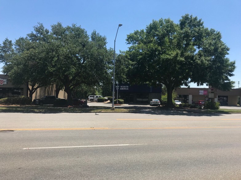More Photos Of 1841 Norman Dr, Valdosta Office For Sale