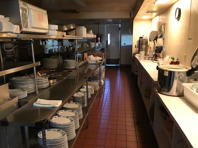 More Photos Of 2288 Country Club Rd, Woodburn Restaurant For Sale