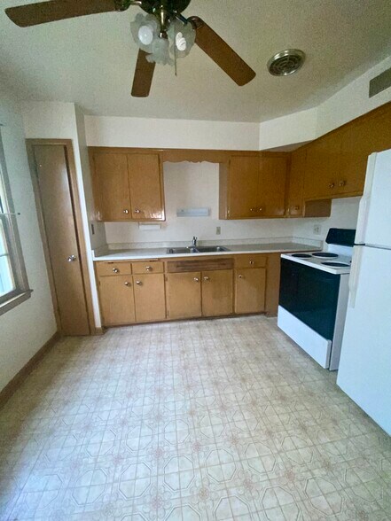 More Photos Of 7009 W Tripoli Ave, Milwaukee Apartments For Sale