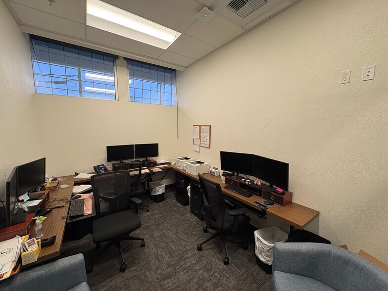More Photos Of 900 S Main St, Las Vegas Office For Lease