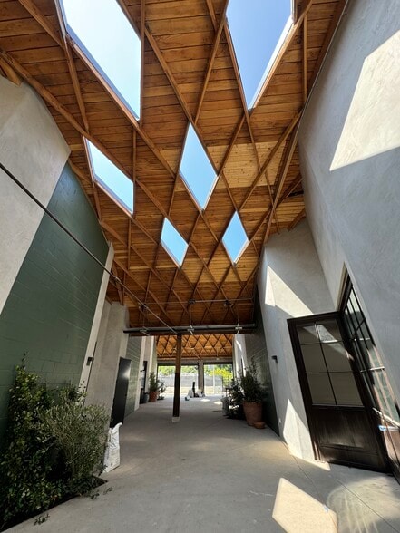 More Photos Of 1801 Blake Ave, Los Angeles Flex For Sale