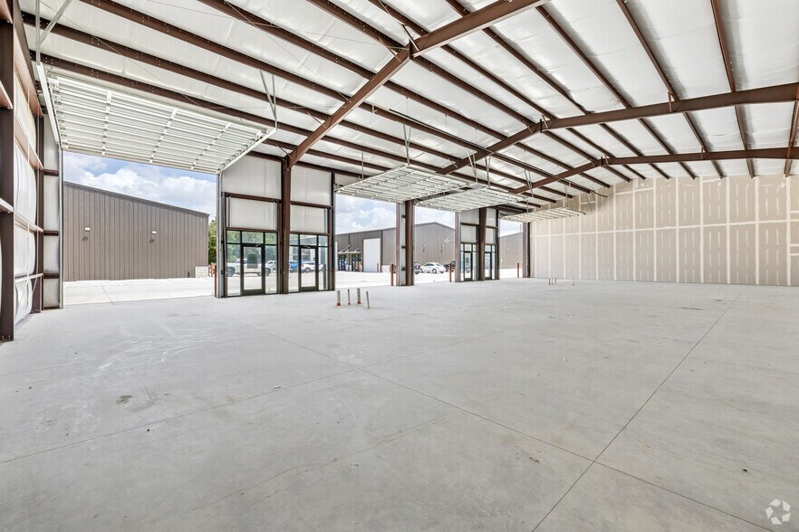 More Photos Of 12338 Spring Cypress Rd, Tomball Unknown For Lease