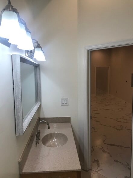 More Photos Of 809 N 2nd St, Philadelphia Storefront Retail Office For Sale