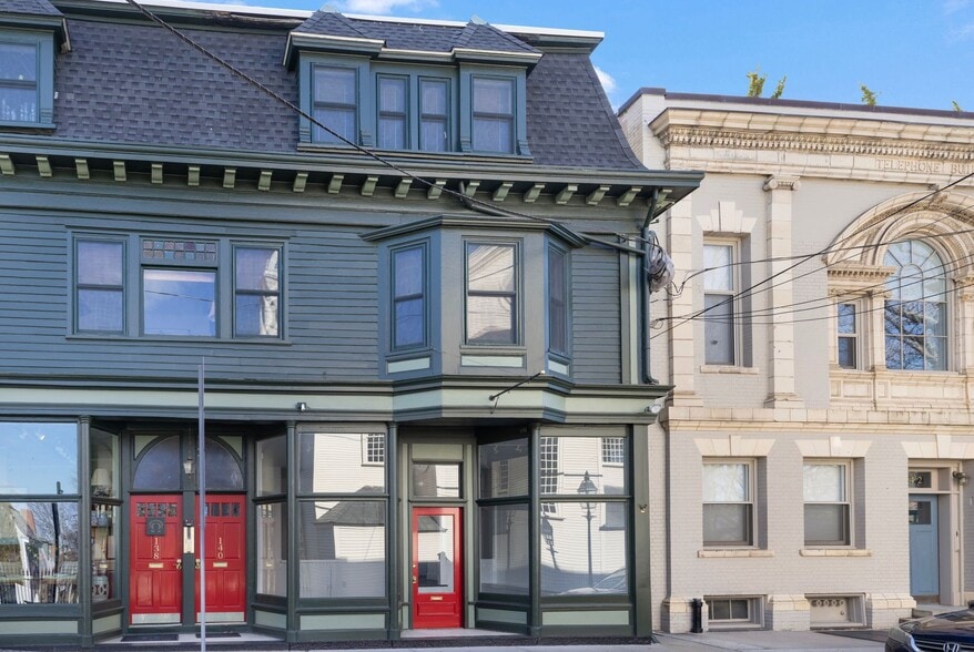 More Photos Of 138 Spring St, Newport Storefront Retail Office For Sale