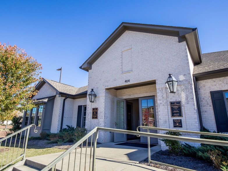 More Photos Of 404 Enterprise Dr, Oxford Medical For Sale