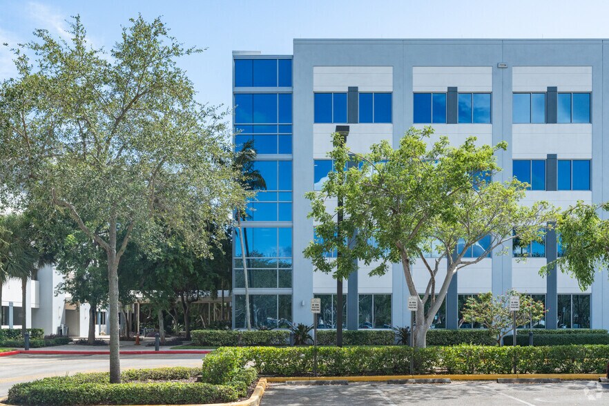 More Photos Of 777 Yamato Rd, Boca Raton Unknown For Lease