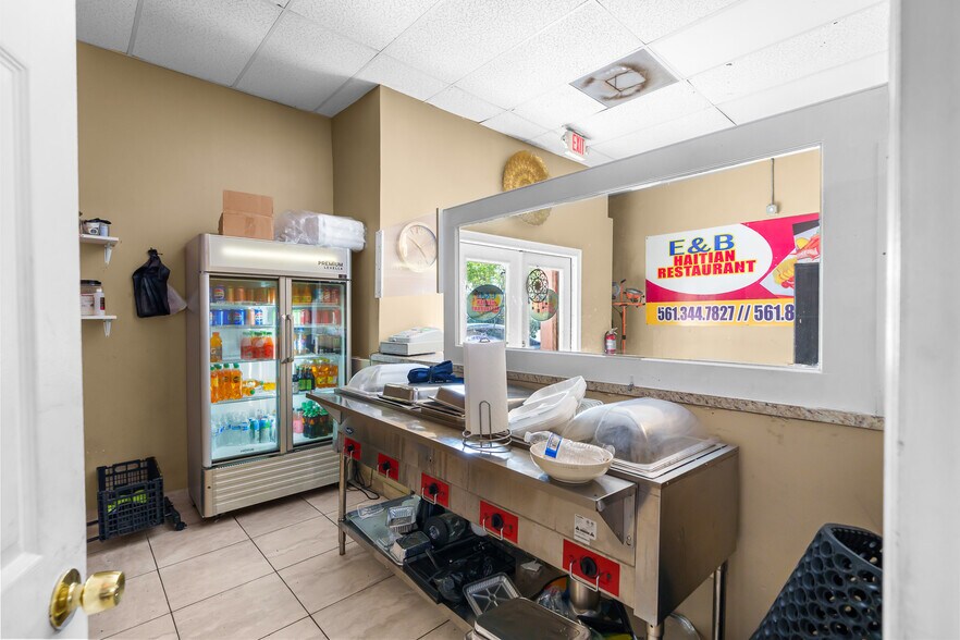 More Photos Of 341 SE 2nd Ave, Delray Beach Restaurant For Sale