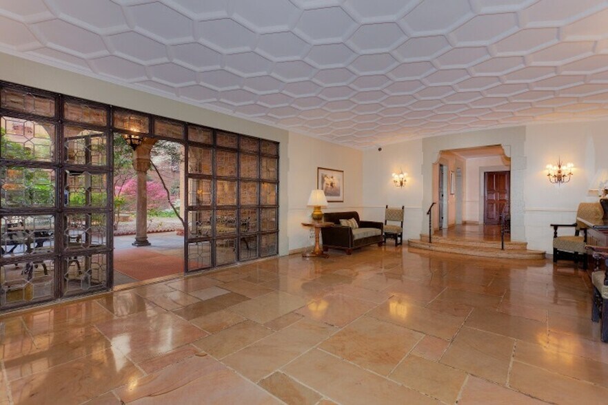 More Photos Of 115 E 67th St, New York Medical For Sale