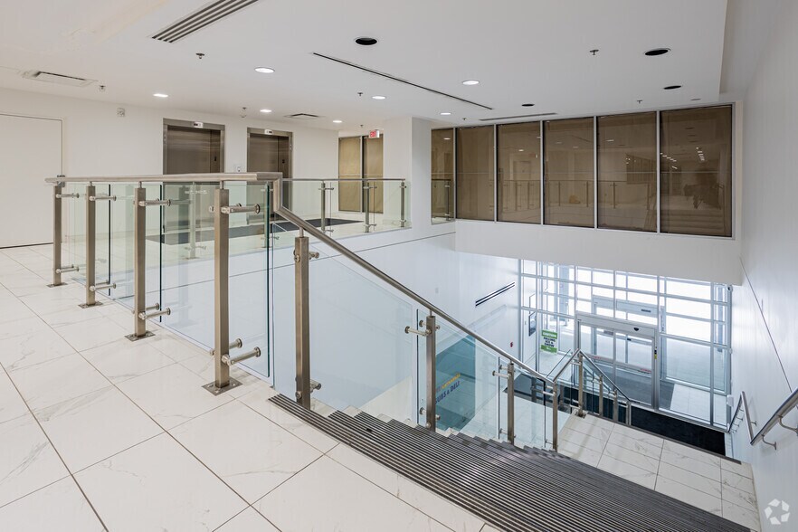 More Photos Of 634 6th Ave SW, Calgary Loft Creative Space For Sale