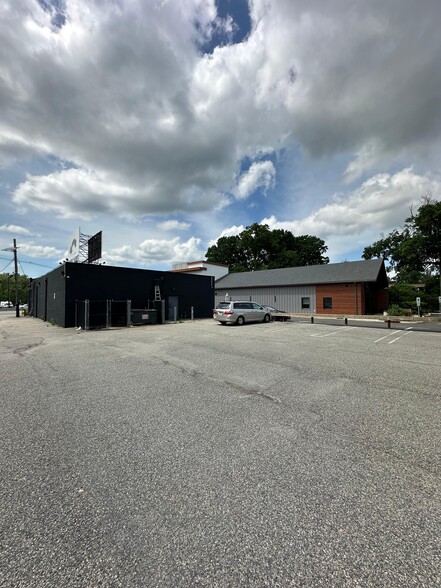 More Photos Of 68 Route 17, Paramus Freestanding For Lease