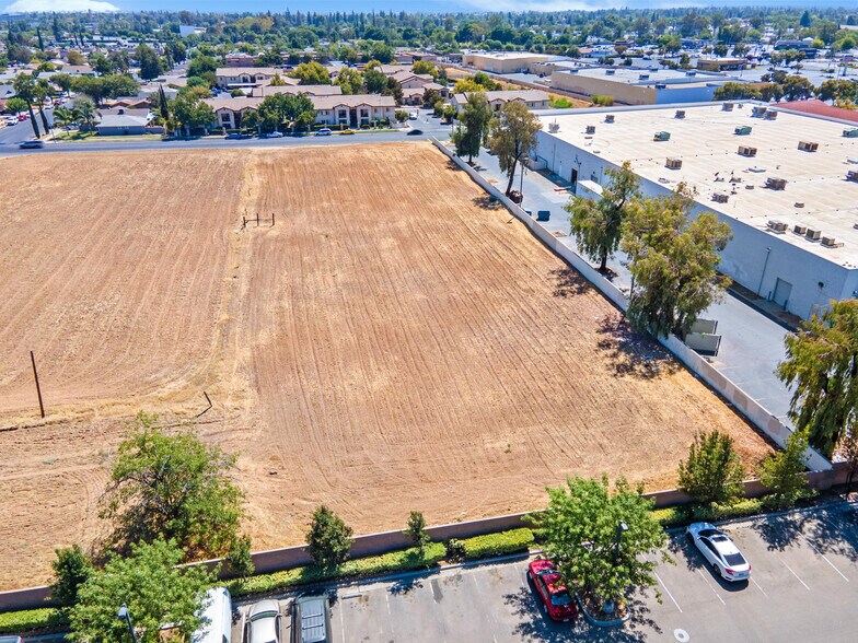 More Photos Of NEC Country Club Dr & Sherwood Ave, Madera Land For Sale