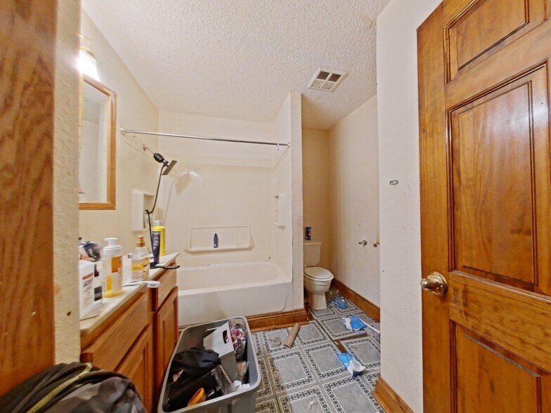 More Photos Of 2713 W Allegheny Ave, Philadelphia Multifamily For Sale