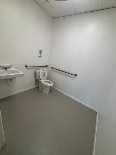 More Photos Of 6741-6757 SW 8th St, Miami Unknown For Lease