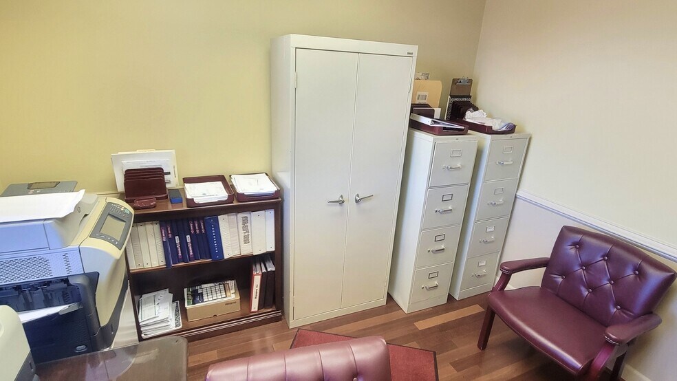 More Photos Of 12100-12128 Heritage Park Cir, Silver Spring Medical For Lease